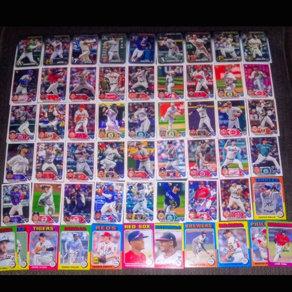 Baseball Cards Lot of 250 - Topps 2023 -2024 *MINT* ! - Picture 6 of 8